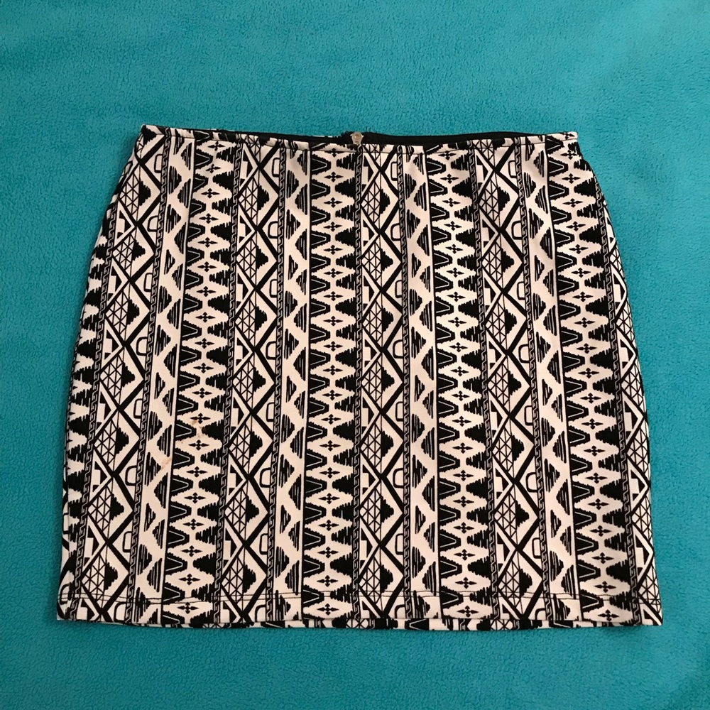 Black & White Tribal Print Bodycon Skirt
